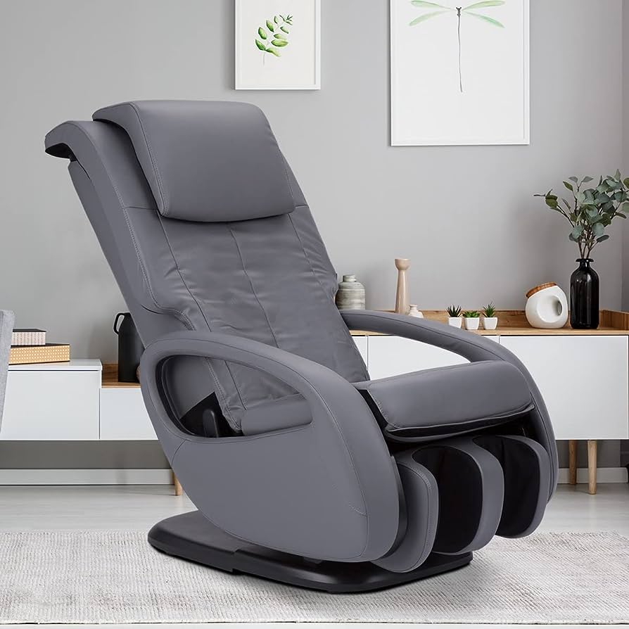 Massage Chair With a Retractable Ottoman